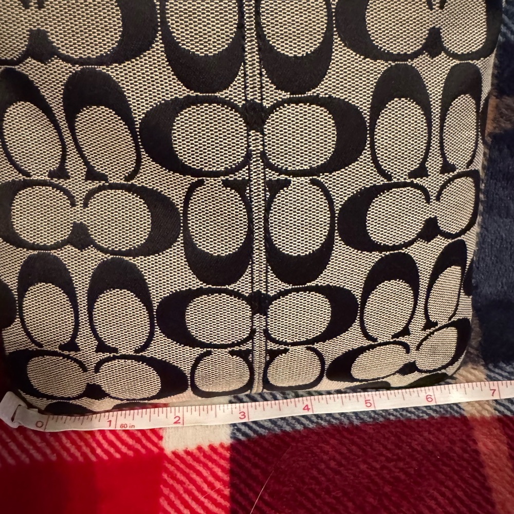 Coach Black and Cream Signature Shoulder Bag - Picture 5 of 8